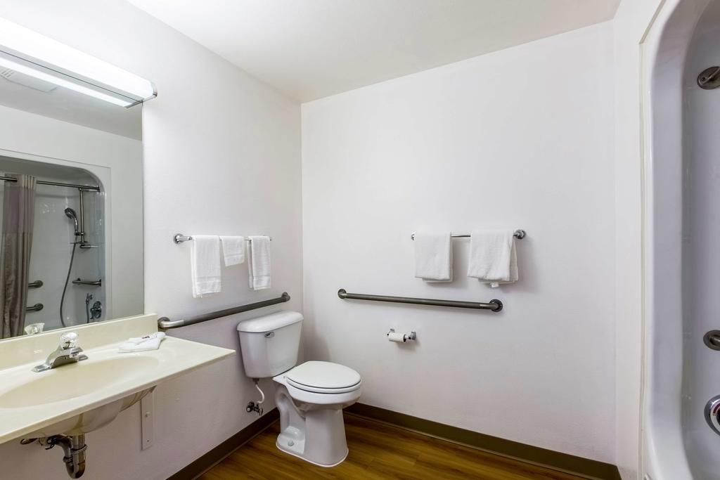 Motel 6-Baraboo, Wi - Lake Delton-Wisconsin Dells ภายนอก รูปภาพ