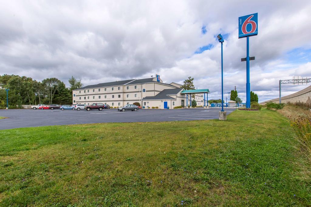 Motel 6-Baraboo, Wi - Lake Delton-Wisconsin Dells ภายนอก รูปภาพ