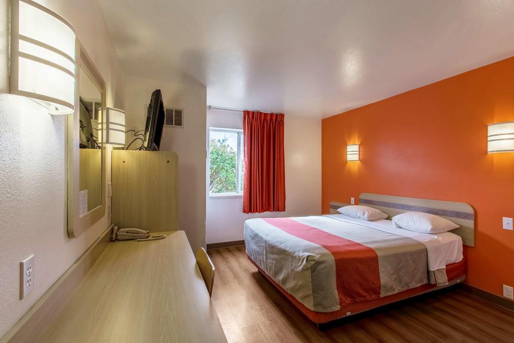 Motel 6-Baraboo, Wi - Lake Delton-Wisconsin Dells ภายนอก รูปภาพ