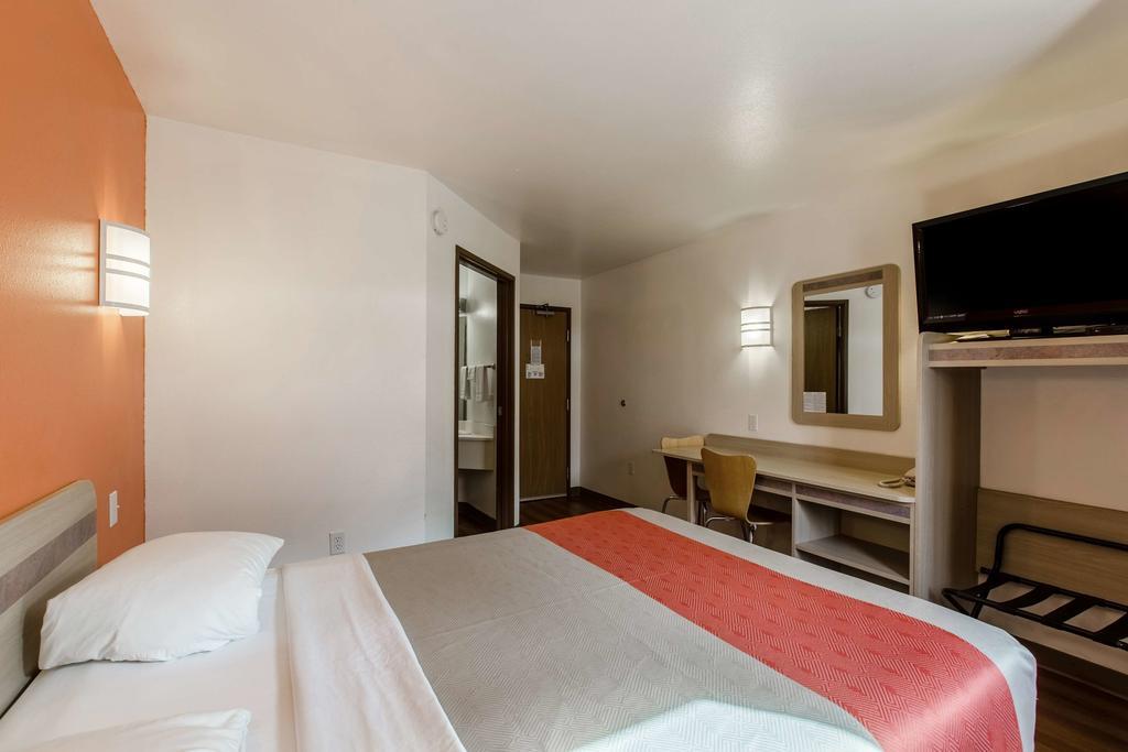 Motel 6-Baraboo, Wi - Lake Delton-Wisconsin Dells ภายนอก รูปภาพ
