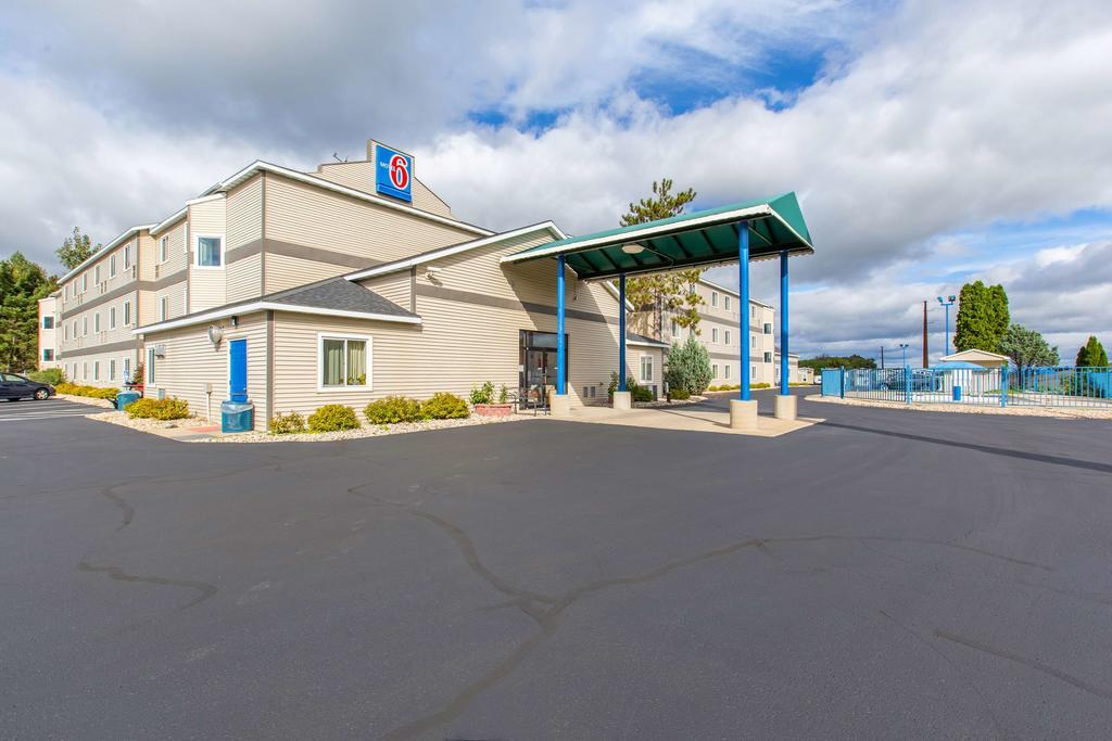 Motel 6-Baraboo, Wi - Lake Delton-Wisconsin Dells ภายนอก รูปภาพ