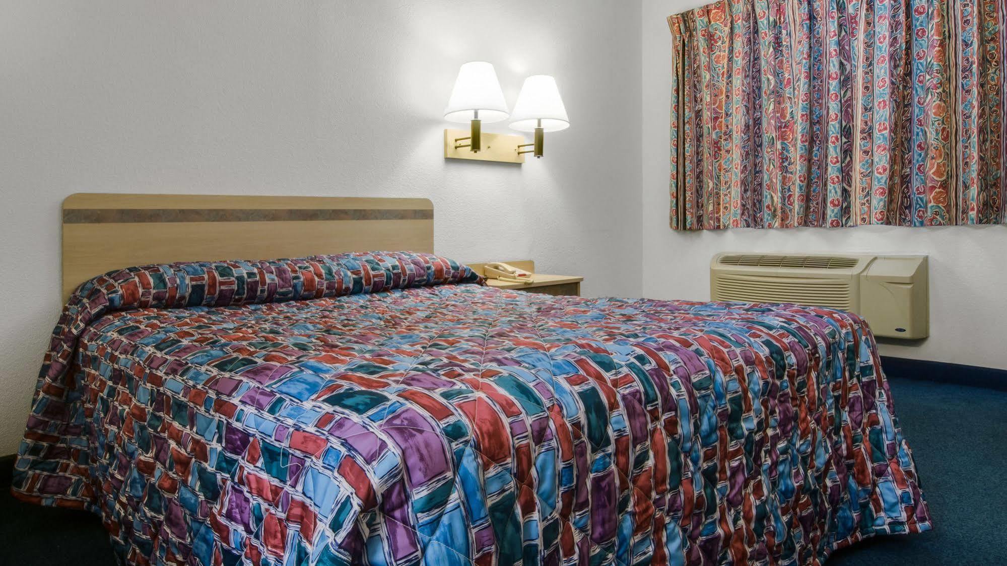 Motel 6-Baraboo, Wi - Lake Delton-Wisconsin Dells ภายนอก รูปภาพ